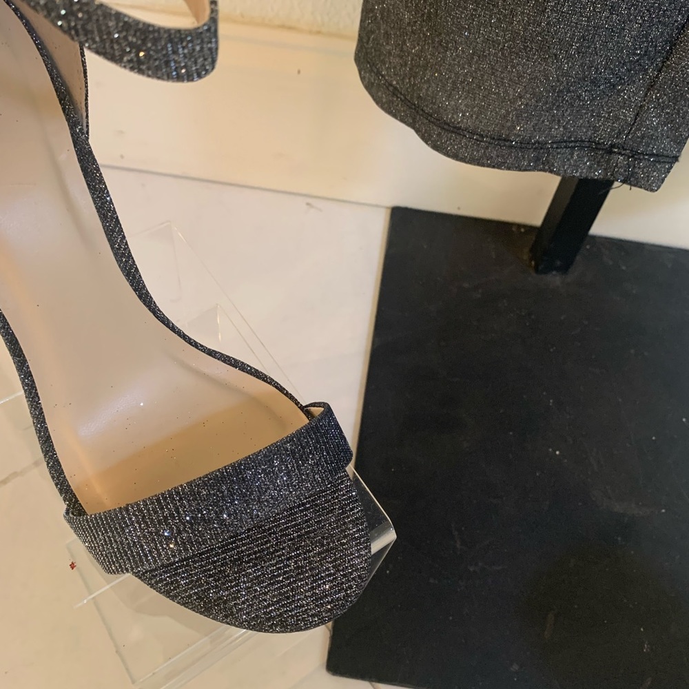 Gray Glitter Stilettos Sandals size 8 stunning for any Occasion-NWOT